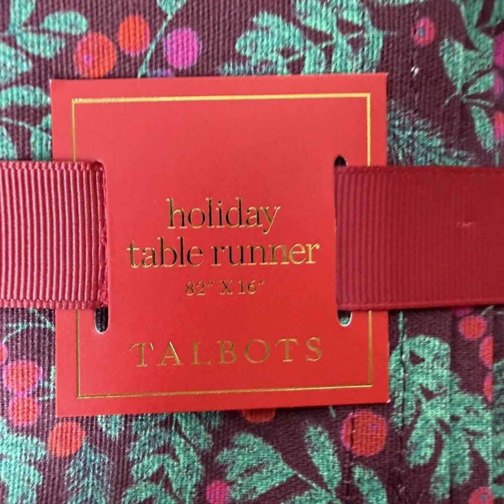 New‎ Talbots Holiday Table Runner Green Burgundy Holly Berry 82